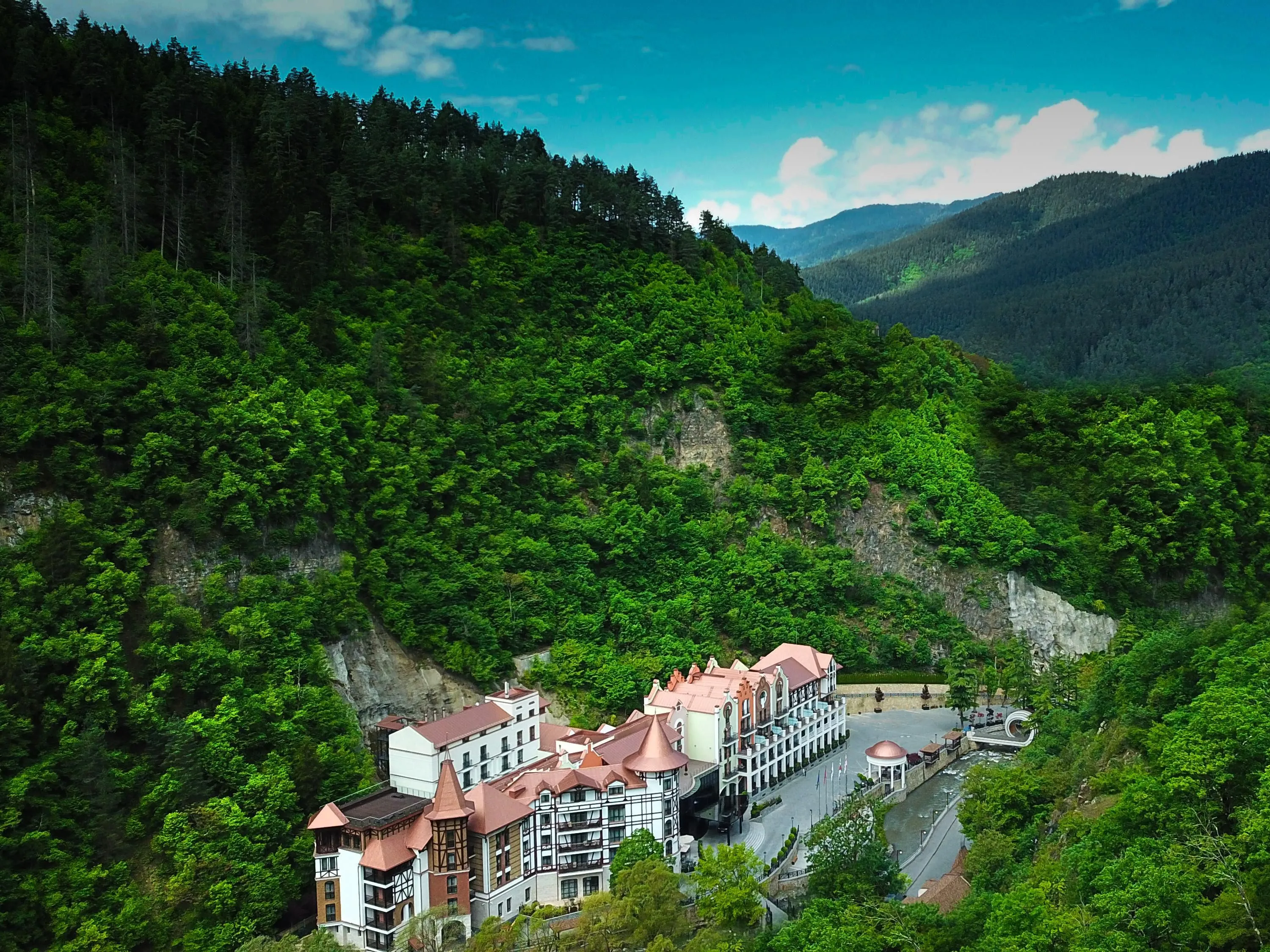 Borjomi One-Day Tour: Mineral Water Park, Rabati Castle & Vardzia Cave City
